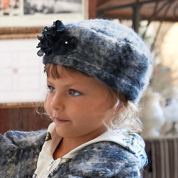 MONNALISABLUE CHECK WOOL BLEND HAT NWT SIZE 4-6 yrs girl